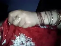 珍娜普雷斯利被大公鸡搞砸了